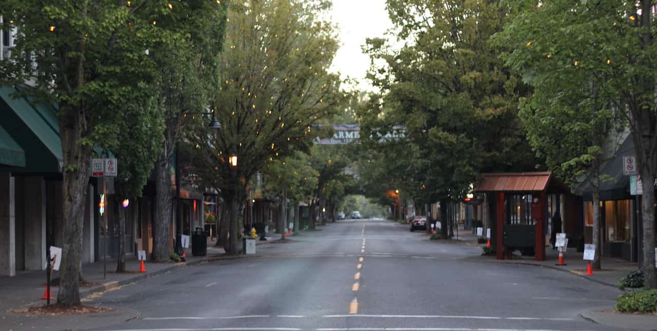 La histórica East Third Street en el centro de McMinnville, Oregón, el distrito alrededor de la oficina de Abraham Hanson Law